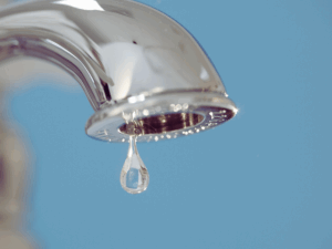 Dripping sink faucet